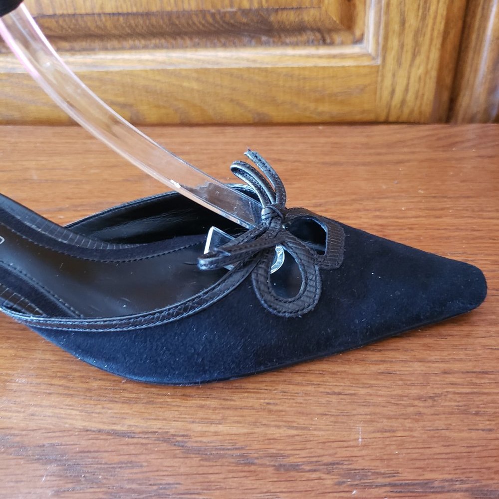 Bandolino Suede and Leather Shoes! - Picture 4 of 9